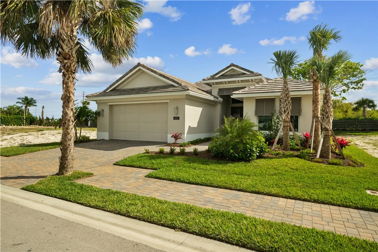 South Florida Real Estate | View 4127 Lucaya Pointe | 2 Beds, 2 Baths
