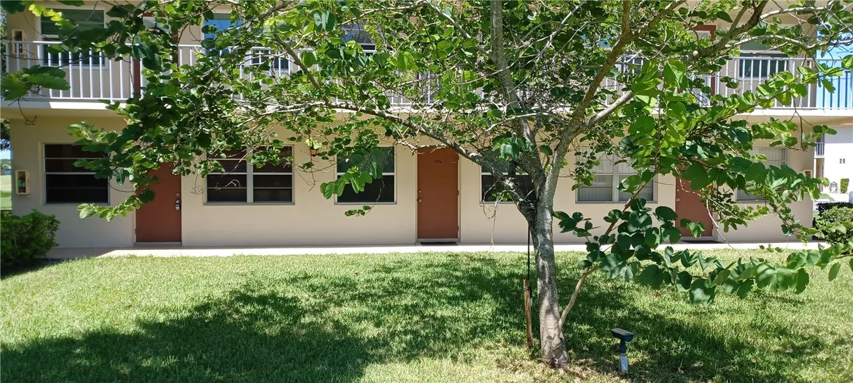 South Florida Real Estate | View 25 Vista Gardens, 104 | 1 Bed, 1 Bath