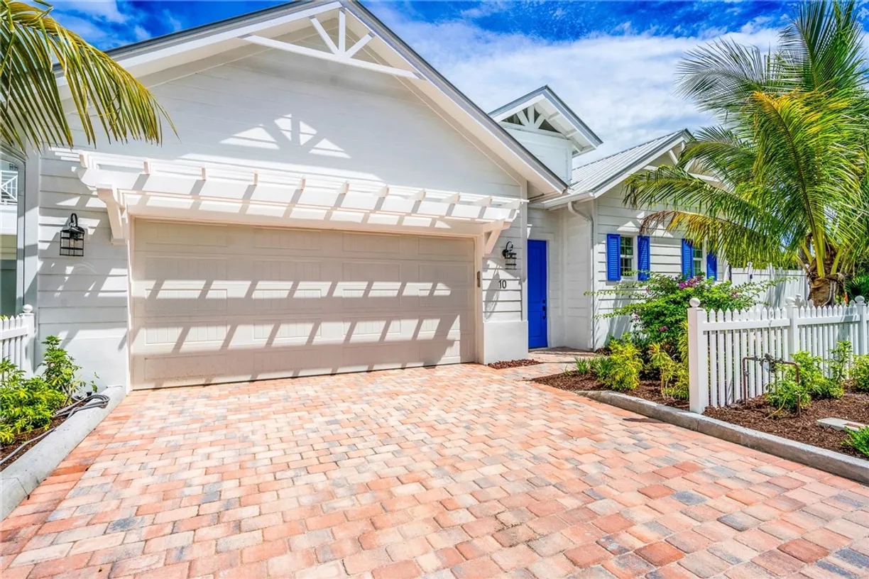 South Florida Real Estate | View 10 Strand | 3 Beds, 3 Baths