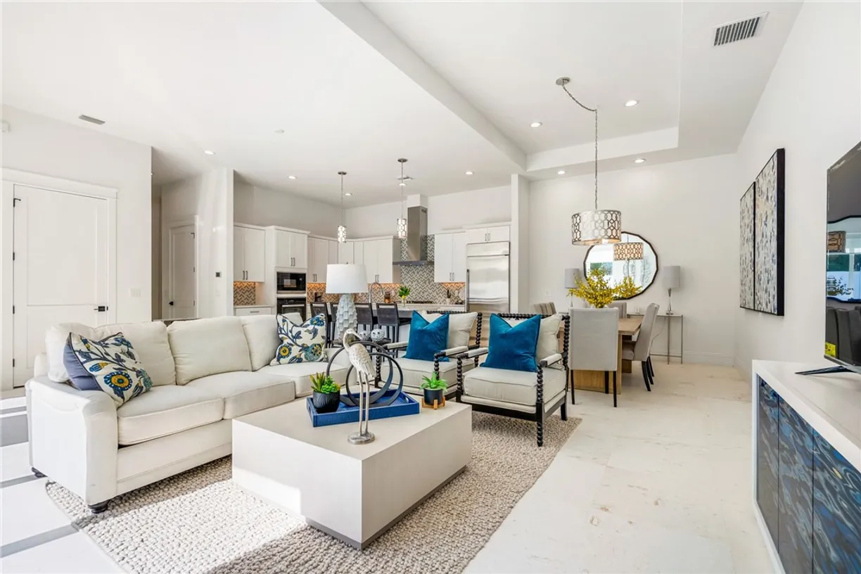 South Florida Real Estate | View 10 Strand | Listing