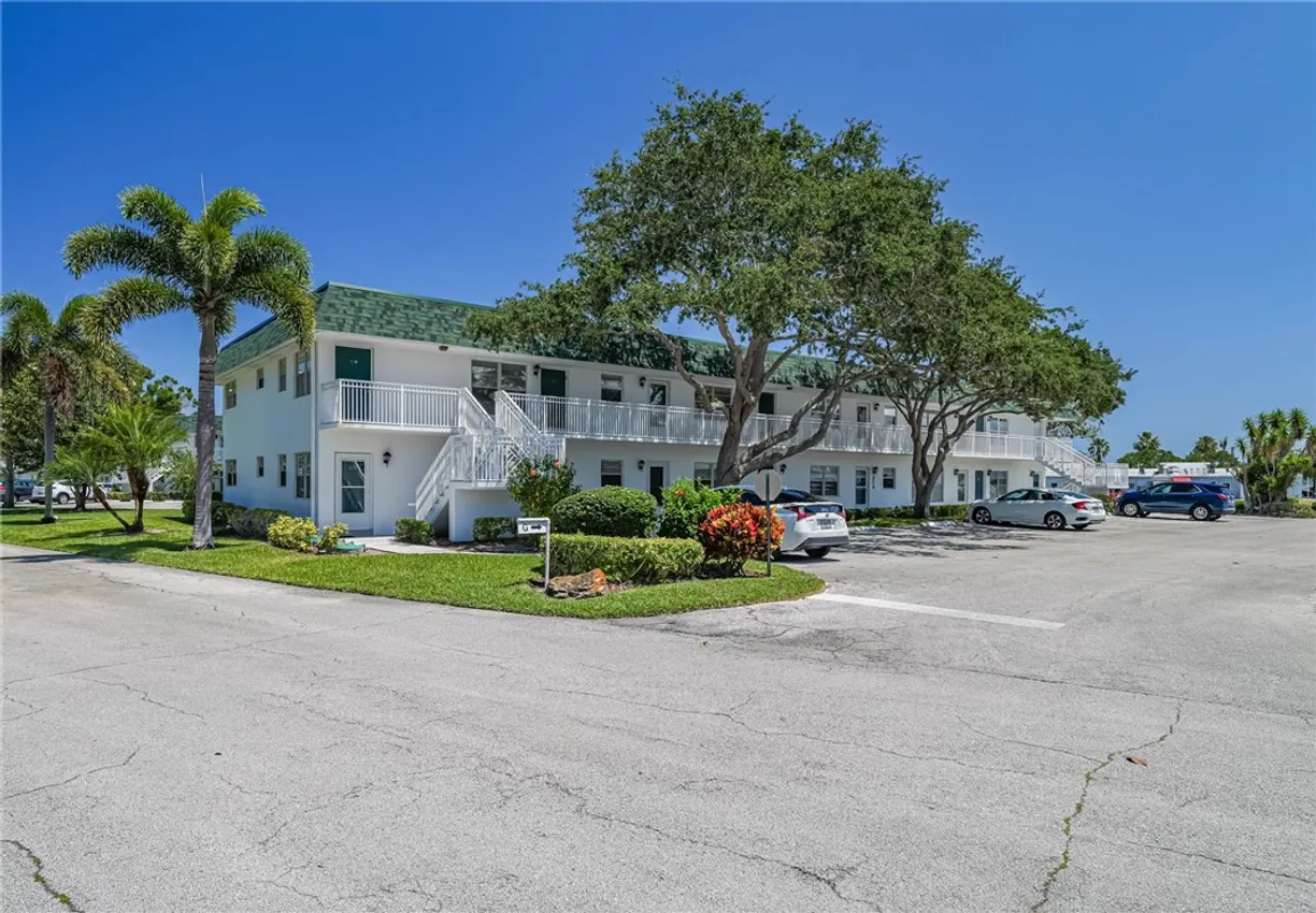 South Florida Real Estate | View 2800 Indian River, 10G | 2 Beds, 2 Baths