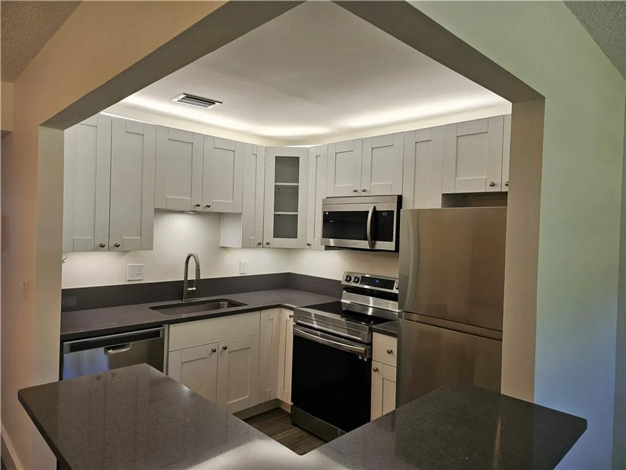 South Florida Real Estate | View 96 Spring Lake, 104 | 1 Bed, 1 Bath