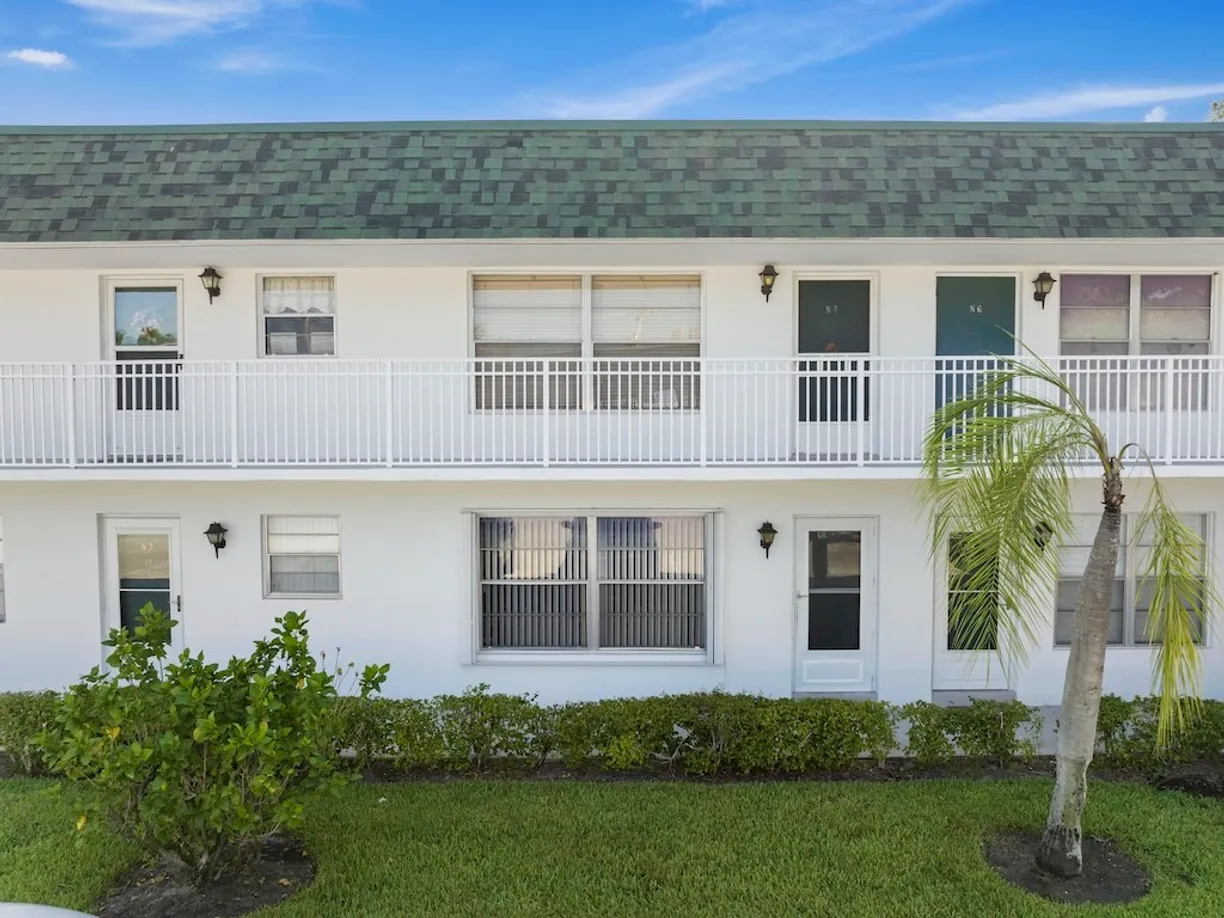 South Florida Real Estate | View 2800 Indian River, N2 | 1 Bed, 1 Bath