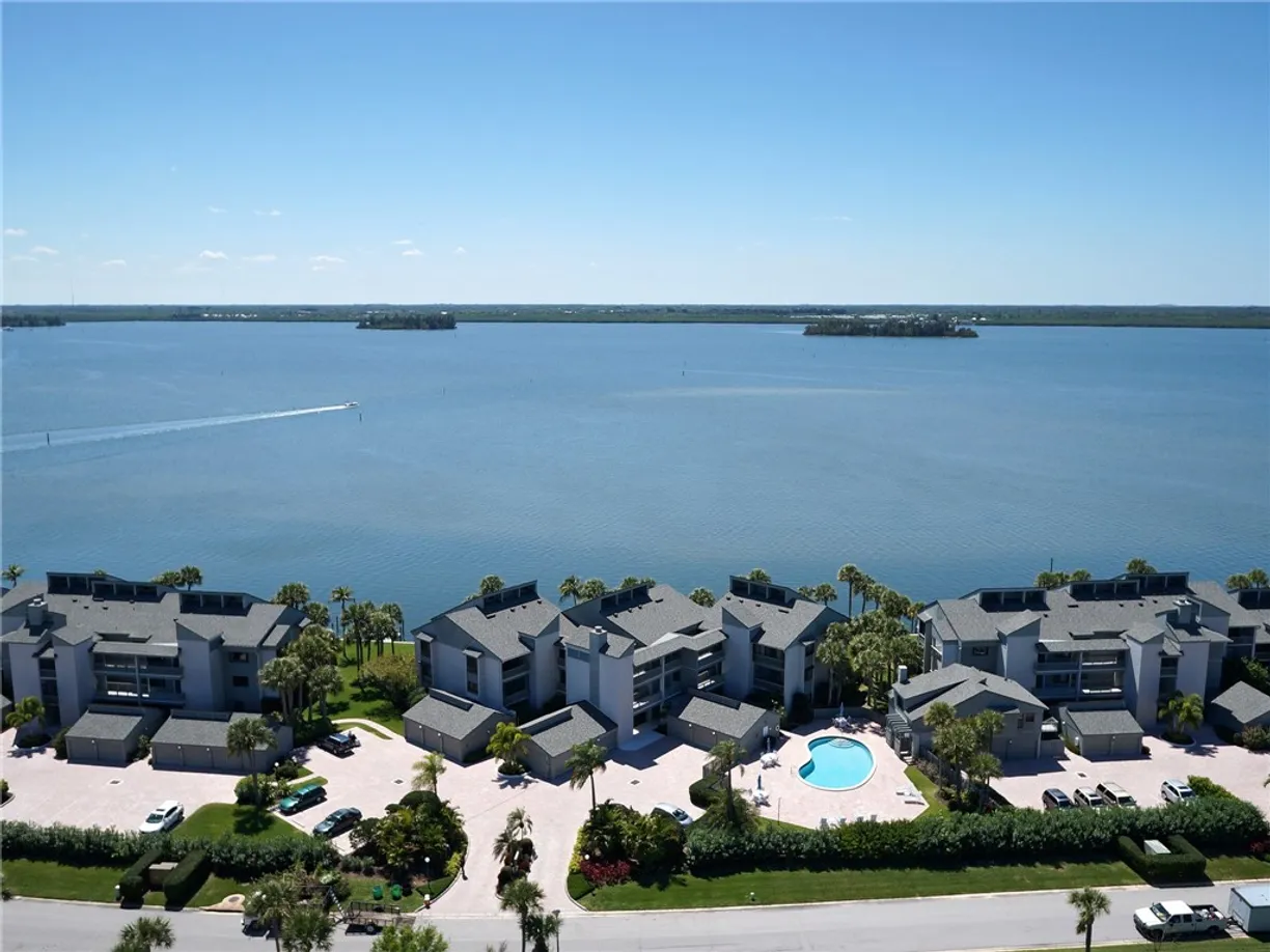South Florida Real Estate | View 1001 Bay, 302 | 2 Beds, 2 Baths