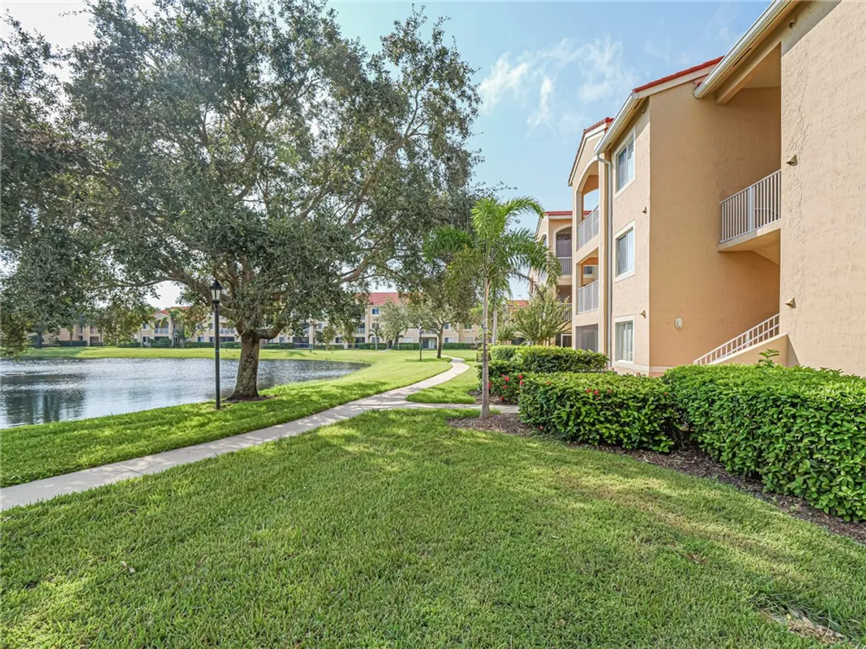 South Florida Real Estate | View 1610 N 42nd, 303 | Listing