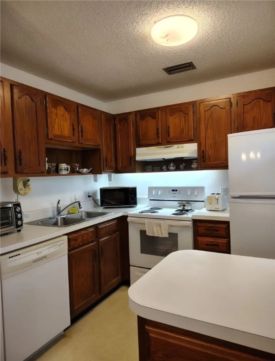 South Florida Real Estate | View 37 Vista Gardens, 206 | Listing