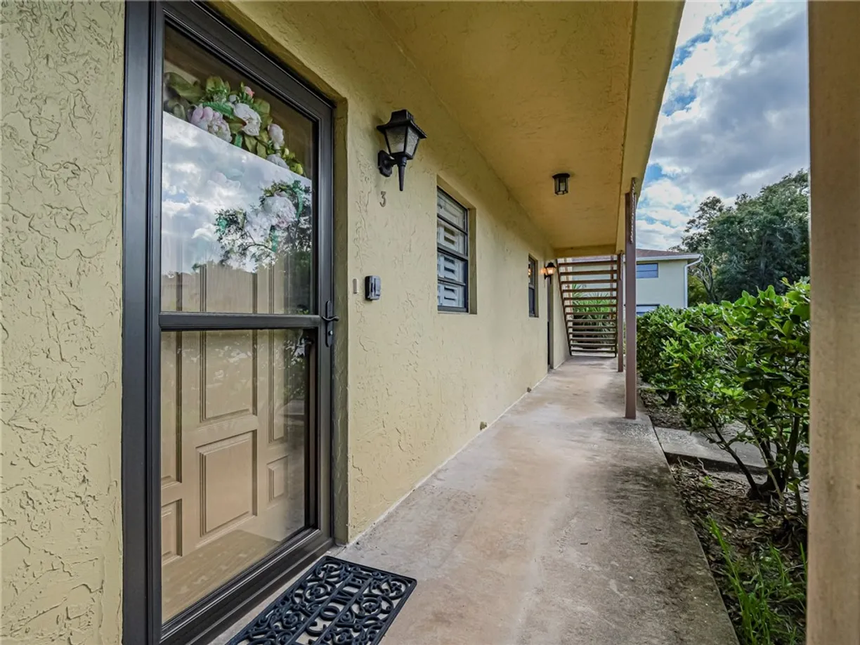 South Florida Real Estate | View 400 18th, G3 | 2 Beds, 2 Baths