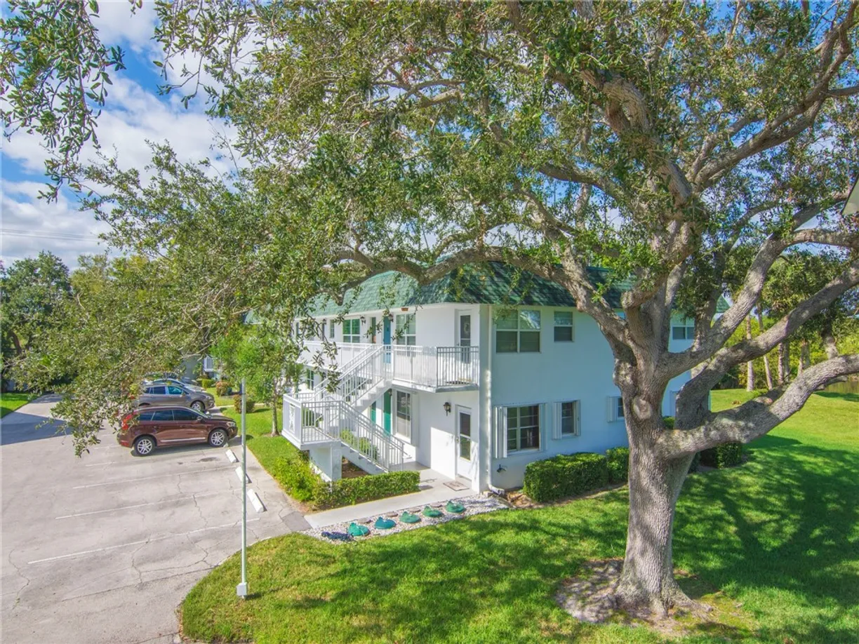 South Florida Real Estate | View 2800 Indian River, 8O | 2 Beds, 2 Baths