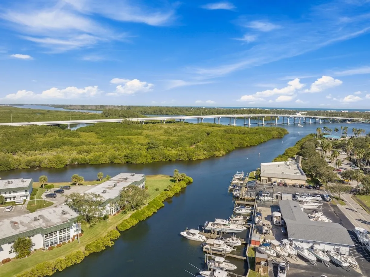 South Florida Real Estate | View 2800 Indian River, A9 | 2 Beds, 2 Baths