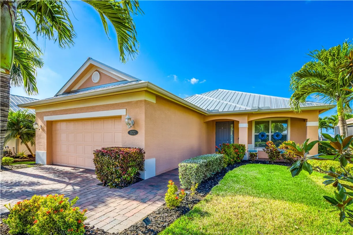 South Florida Real Estate | View 1122 4th | 2 Beds, 2 Baths