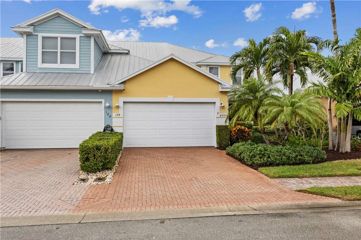 South Florida Real Estate | View 4555 Bridgepointe, 129 | 3 Beds, 3 Baths