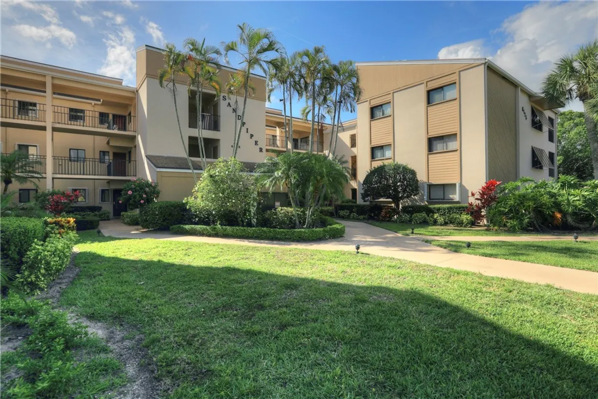 South Florida Real Estate | View 6175 S Mirror Lake, 306 | 2 Beds, 2 Baths