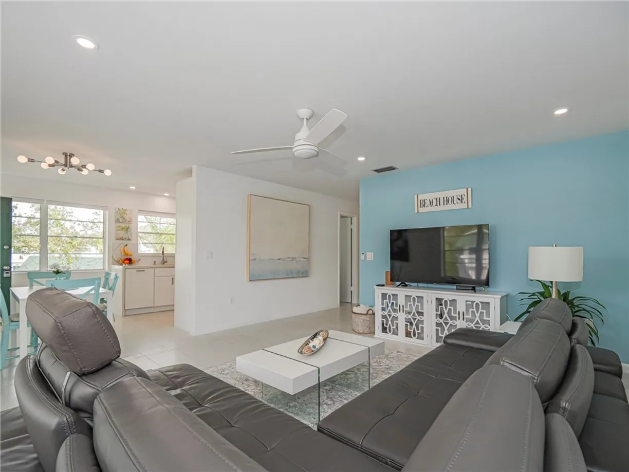 South Florida Real Estate | View 2800 Indian River, I10 | 2 Beds, 2 Baths