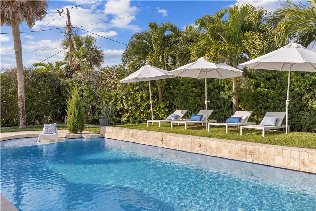 South Florida Real Estate | View 946 Reef | Listing