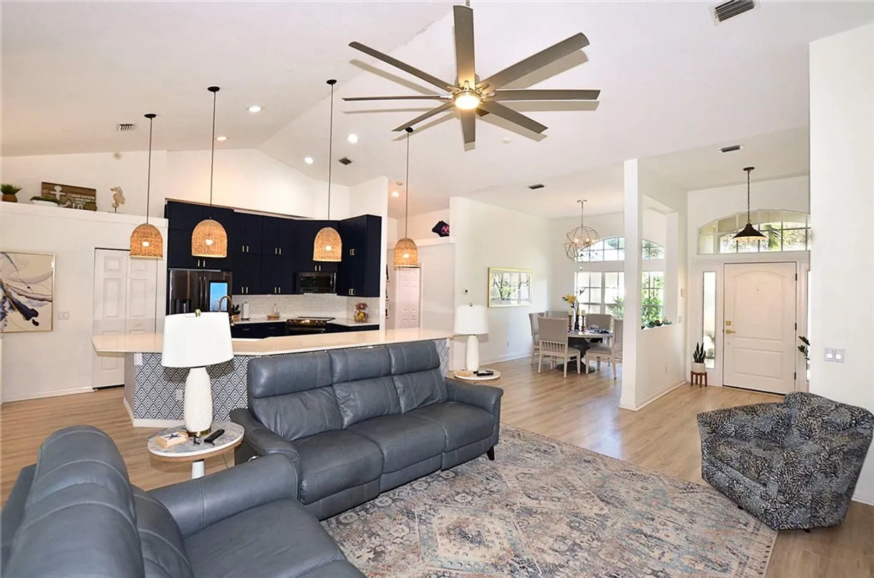 South Florida Real Estate | View 405 29th | 3 Beds, 2 Baths