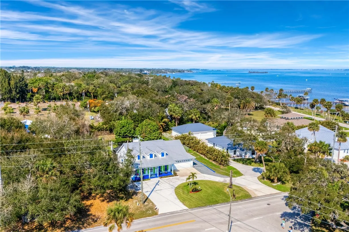 South Florida Real Estate | View 7710 Roseland | 3 Beds, 2 Baths