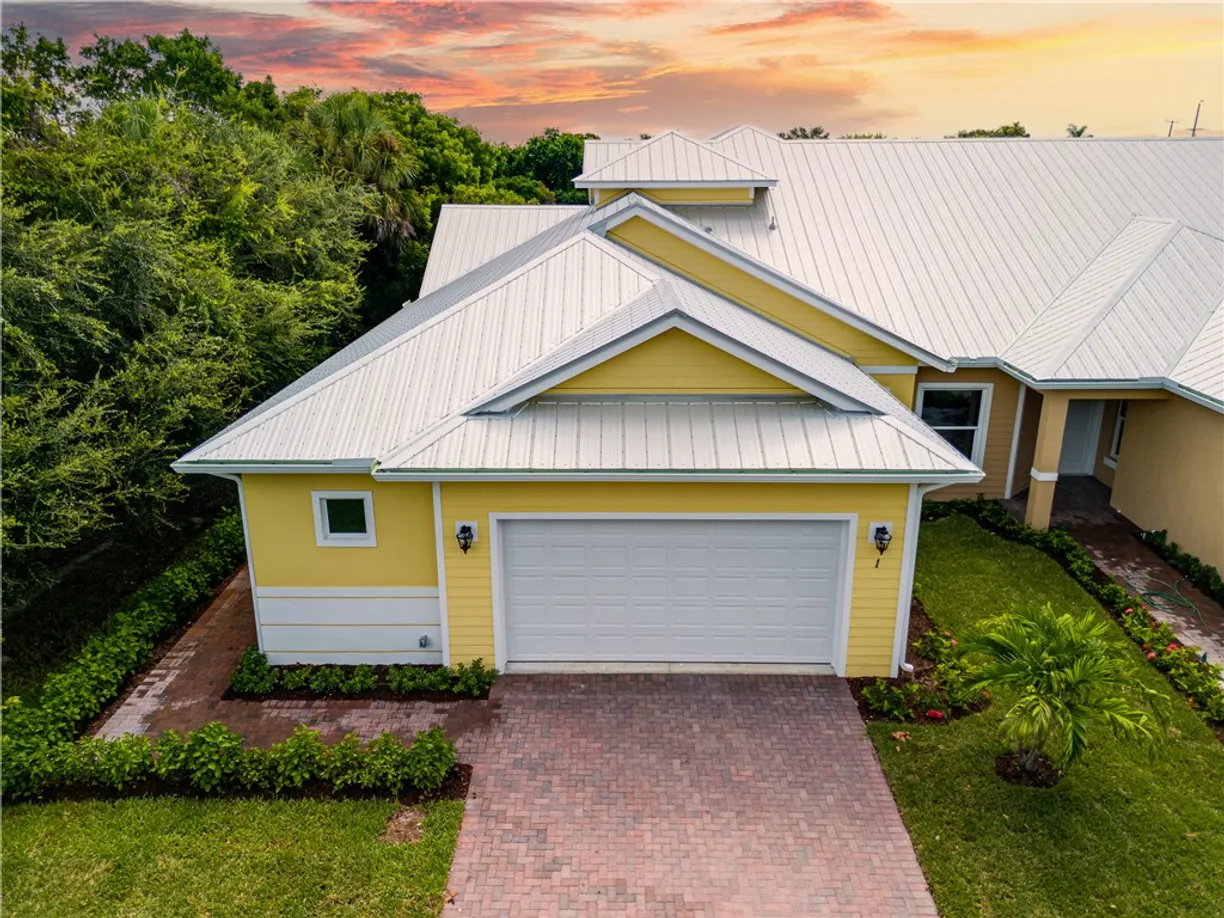 South Florida Real Estate | View 1805 Bridgepointe, 1 | 3 Beds, 3 Baths
