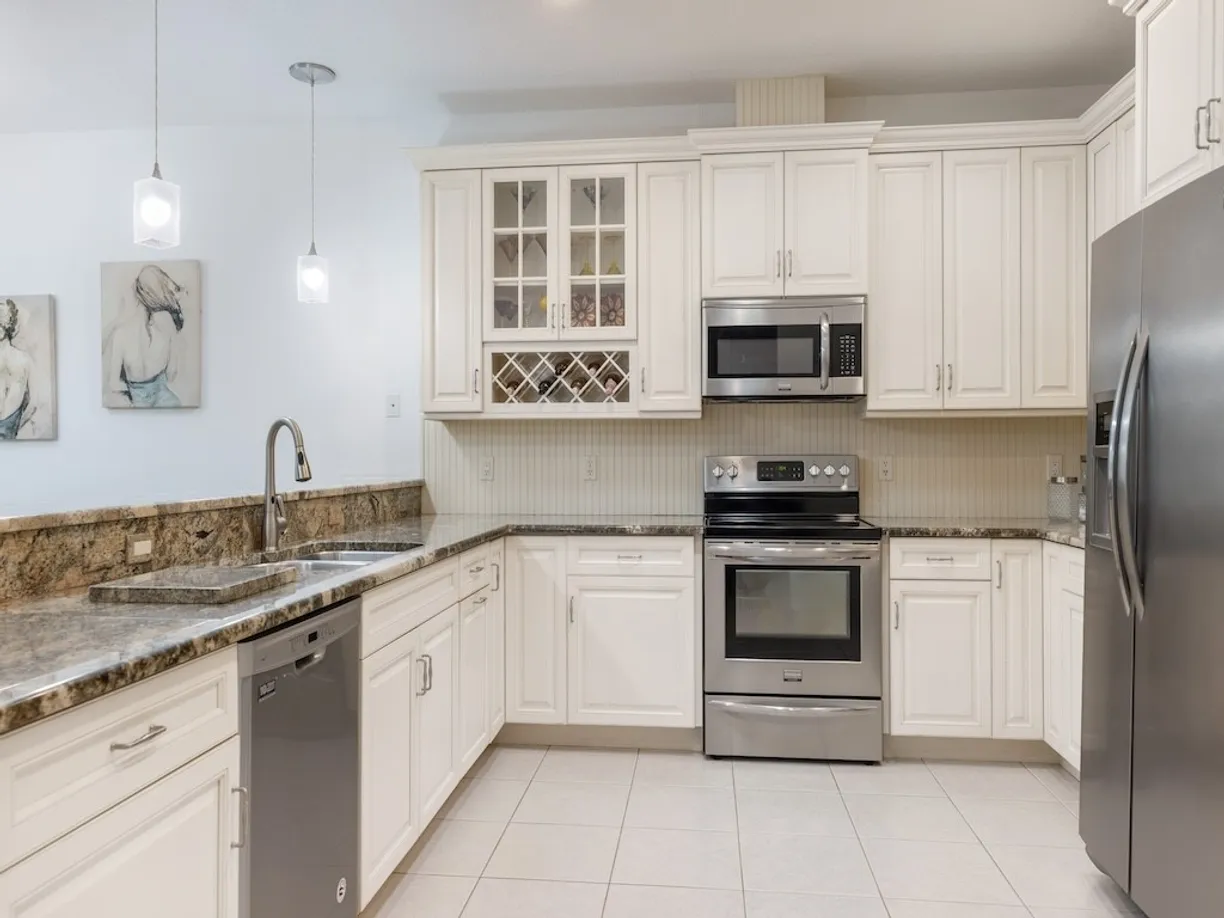 South Florida Real Estate | View 424 Pineapple | Listing