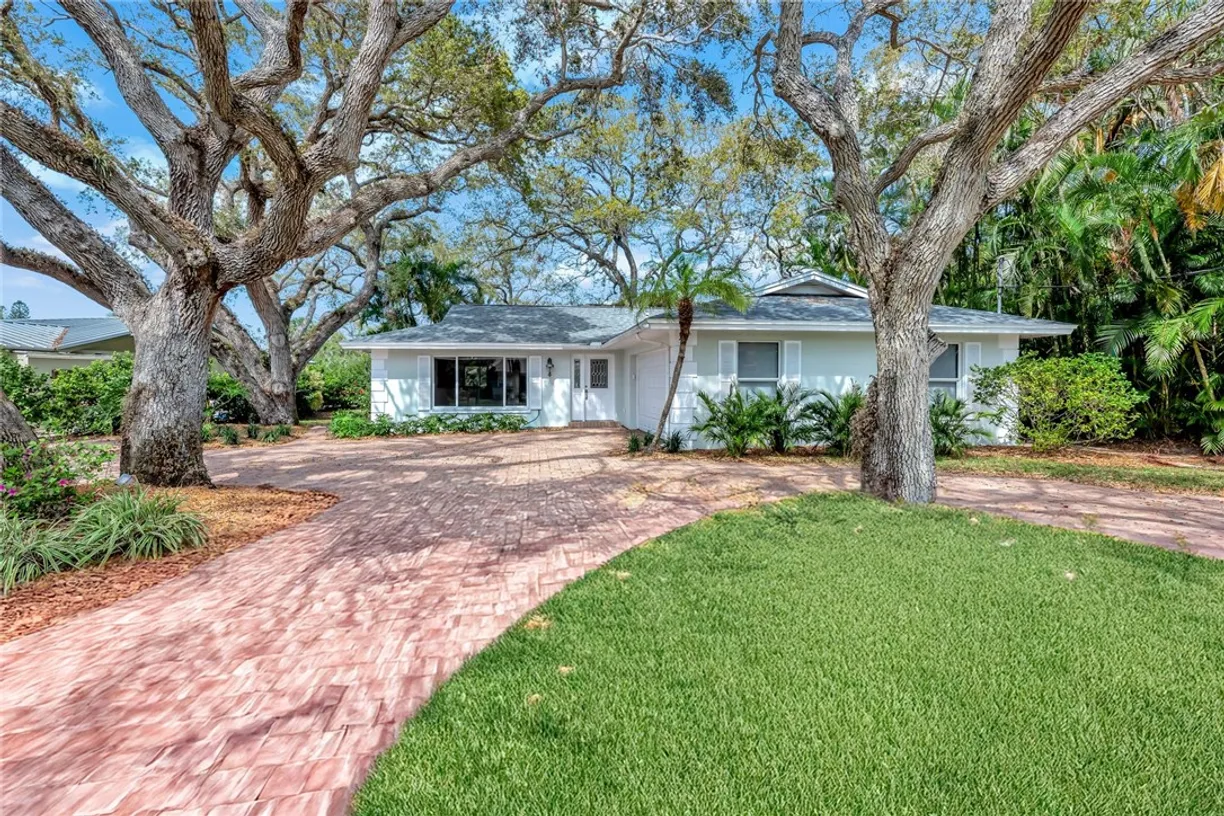 South Florida Real Estate | View 725 Tides | 2 Beds, 2 Baths