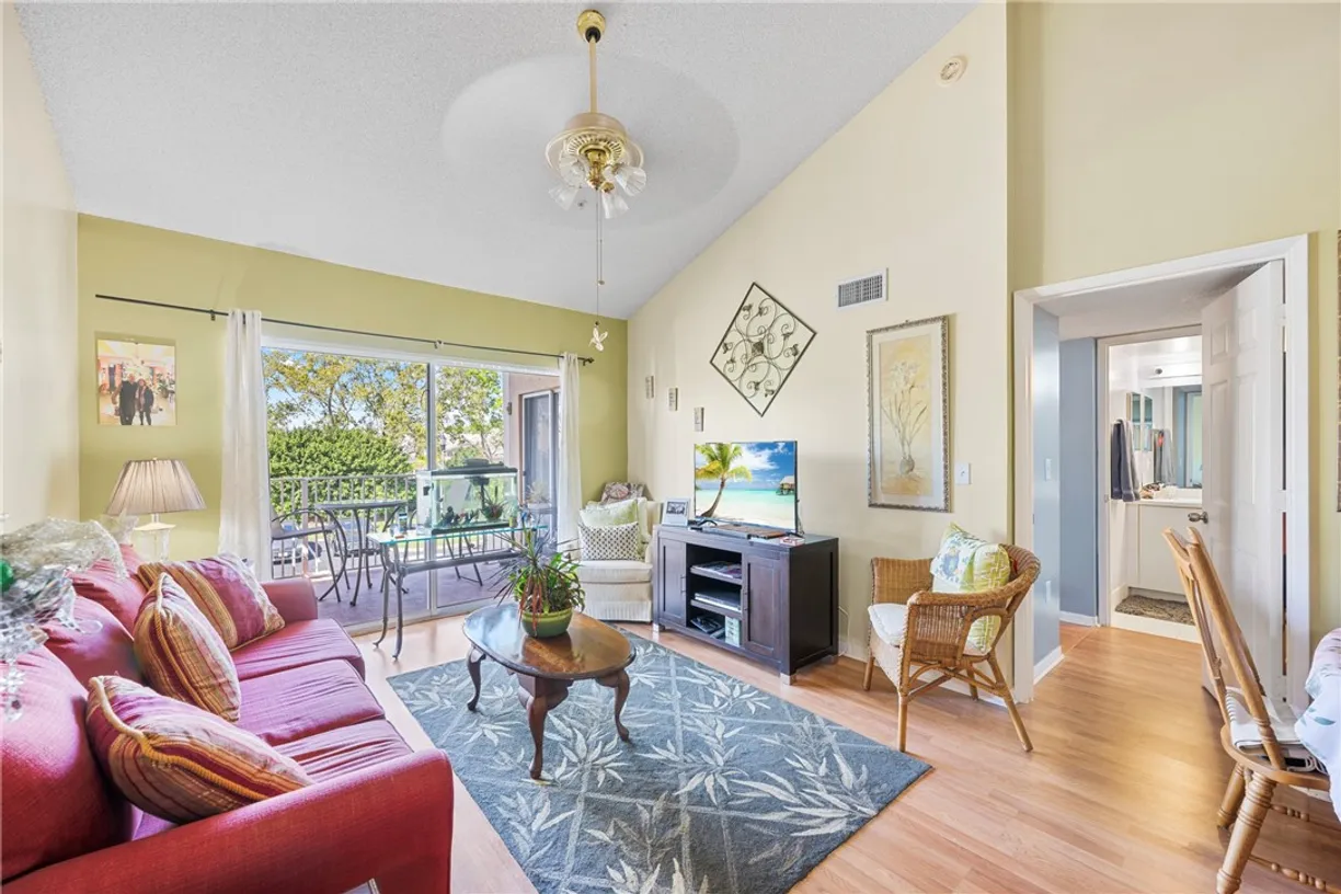 South Florida Real Estate | View 1610 N 42nd, 201 | Listing