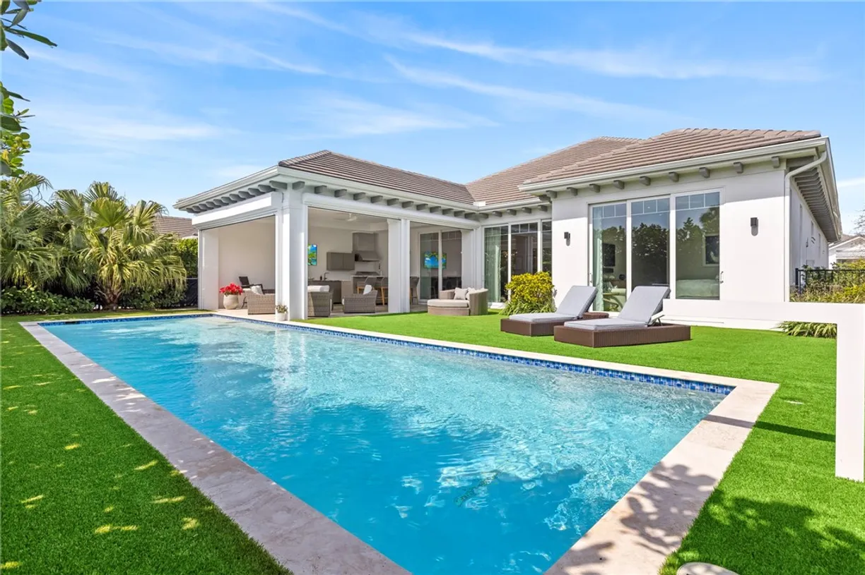 South Florida Real Estate | View 927 Surfsedge | 3 Beds, 3 Baths