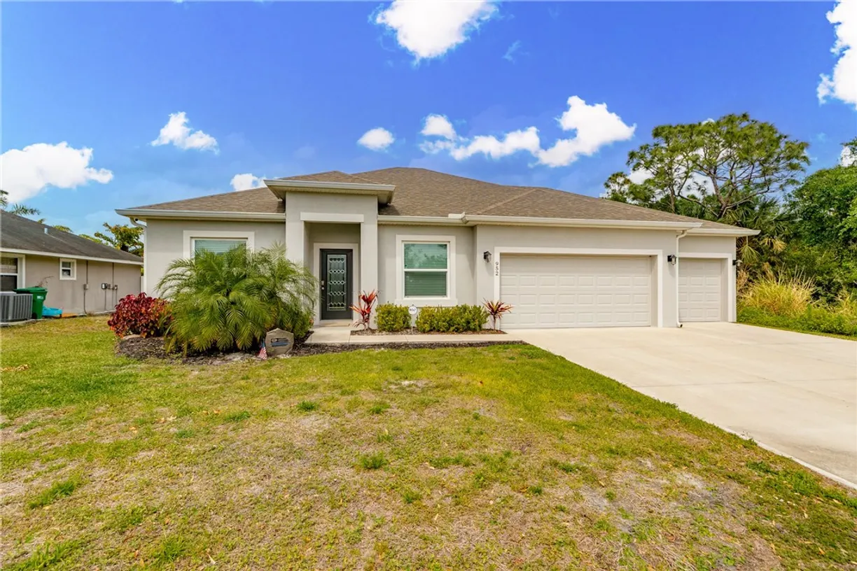 South Florida Real Estate | View 952 Tarpon | 3 Beds, 2 Baths
