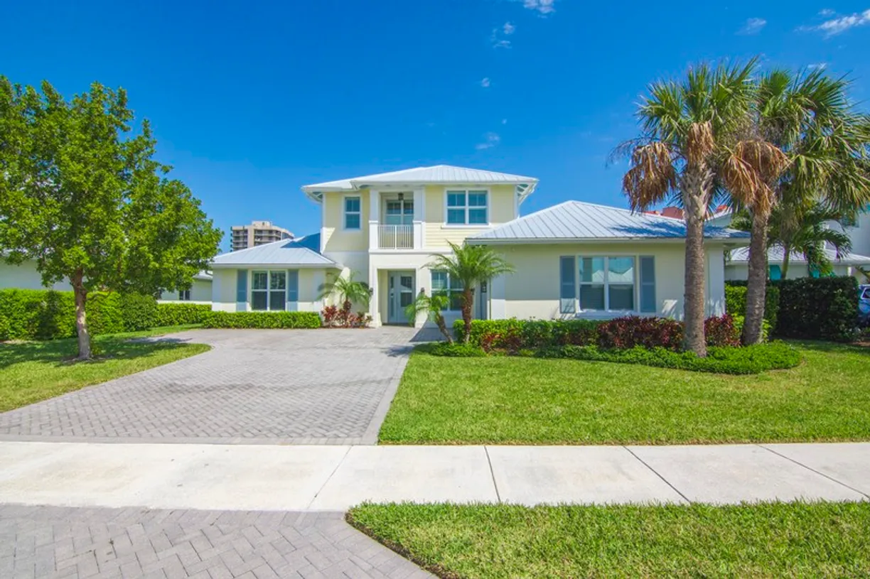 South Florida Real Estate | View 3910 Duneside | 3 Beds, 2 Baths