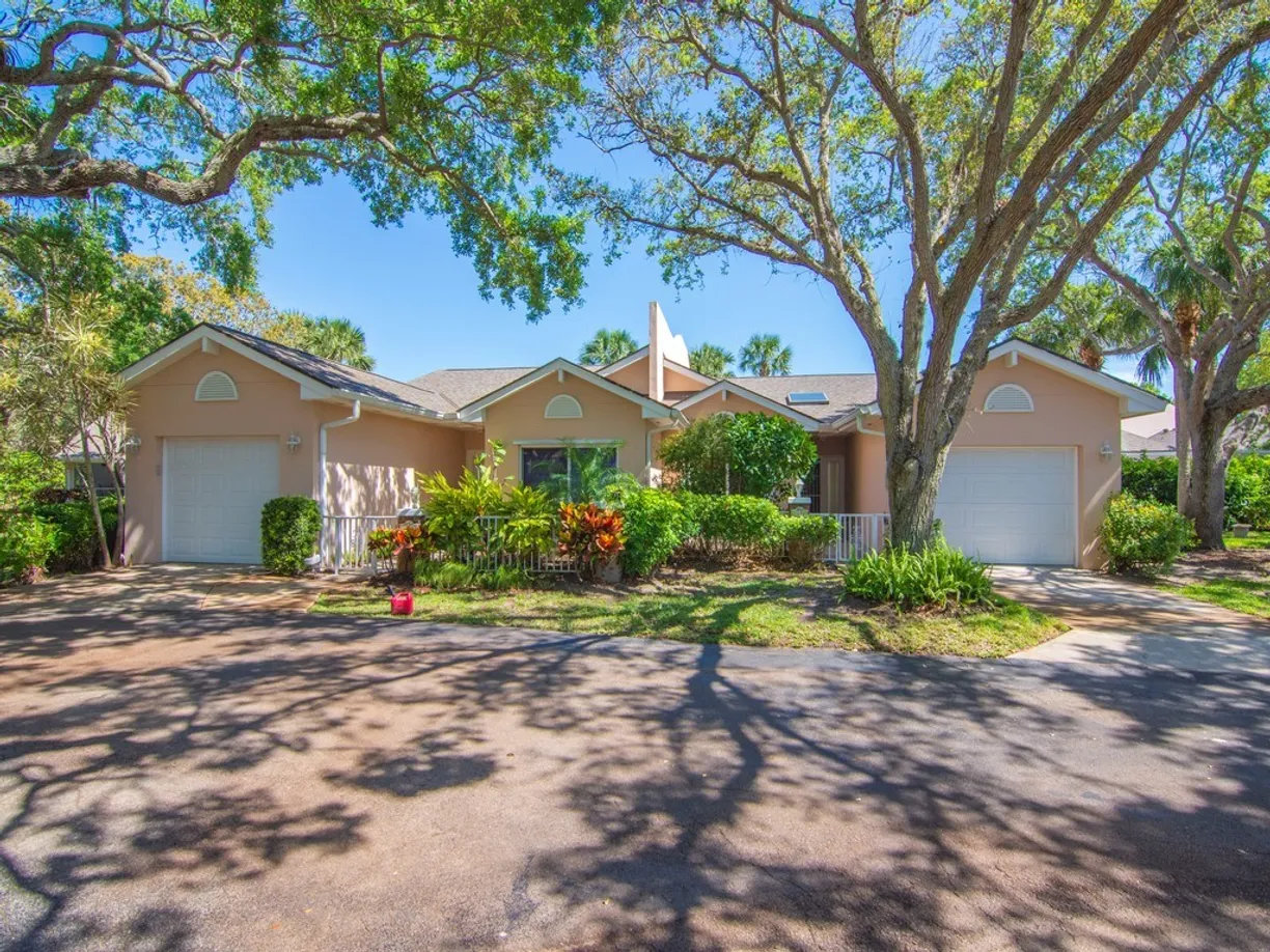 South Florida Real Estate | View 217 Park Shores, 217B | 2 Beds, 2 Baths