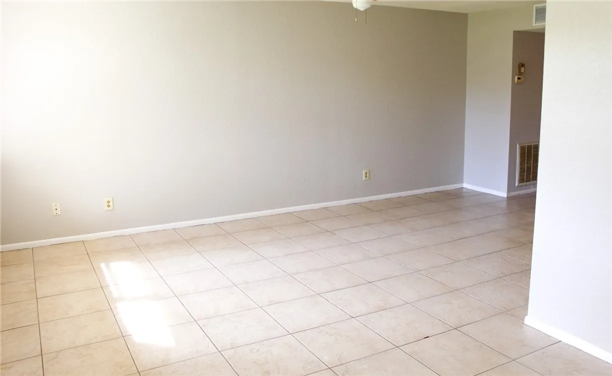 South Florida Real Estate | View 12 Vista Gardens, 105 | Listing