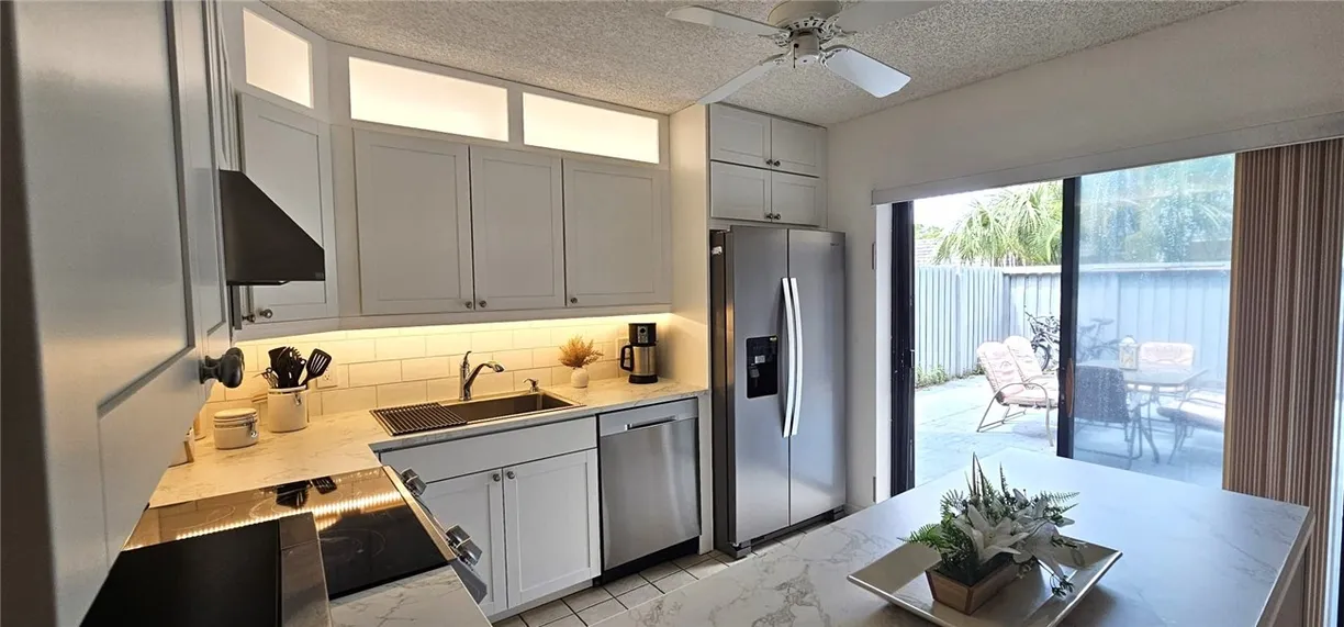 South Florida Real Estate | View 335 S Waverly, 7A | Listing