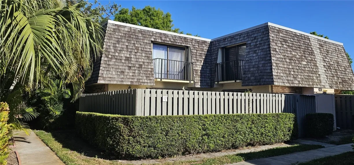 South Florida Real Estate | View 335 S Waverly, 7A | 2 Beds, 2 Baths