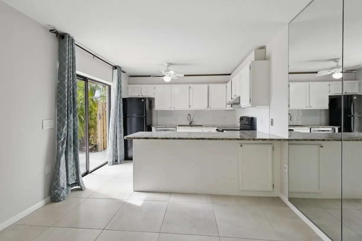 South Florida Real Estate | View 415 E Waverly | Listing
