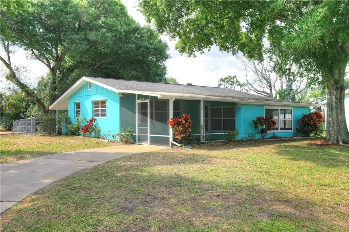 South Florida Real Estate | View 517 Park | 2 Beds, 1 Bath