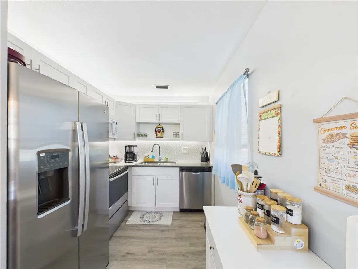 South Florida Real Estate | View 96 Spring Lake, 105 | 1 Bed, 1 Bath