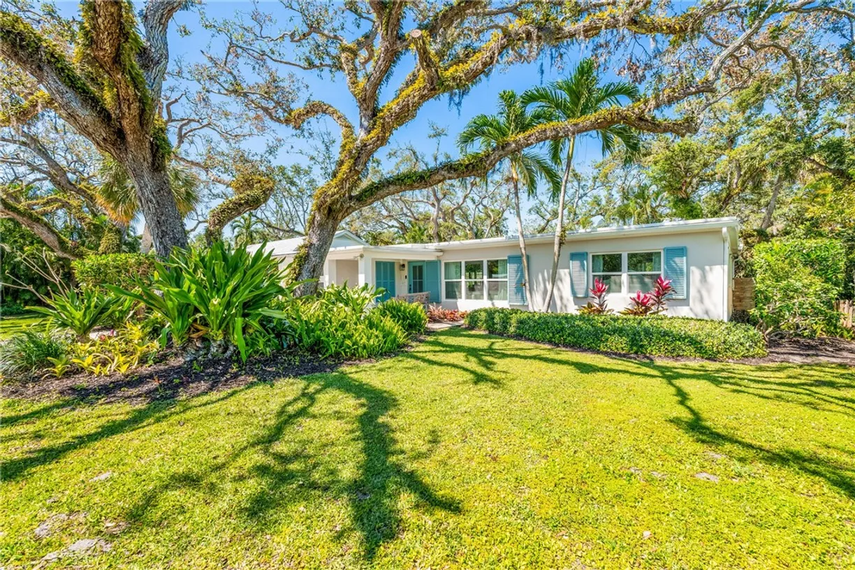 South Florida Real Estate | View 557 Dahlia | Listing
