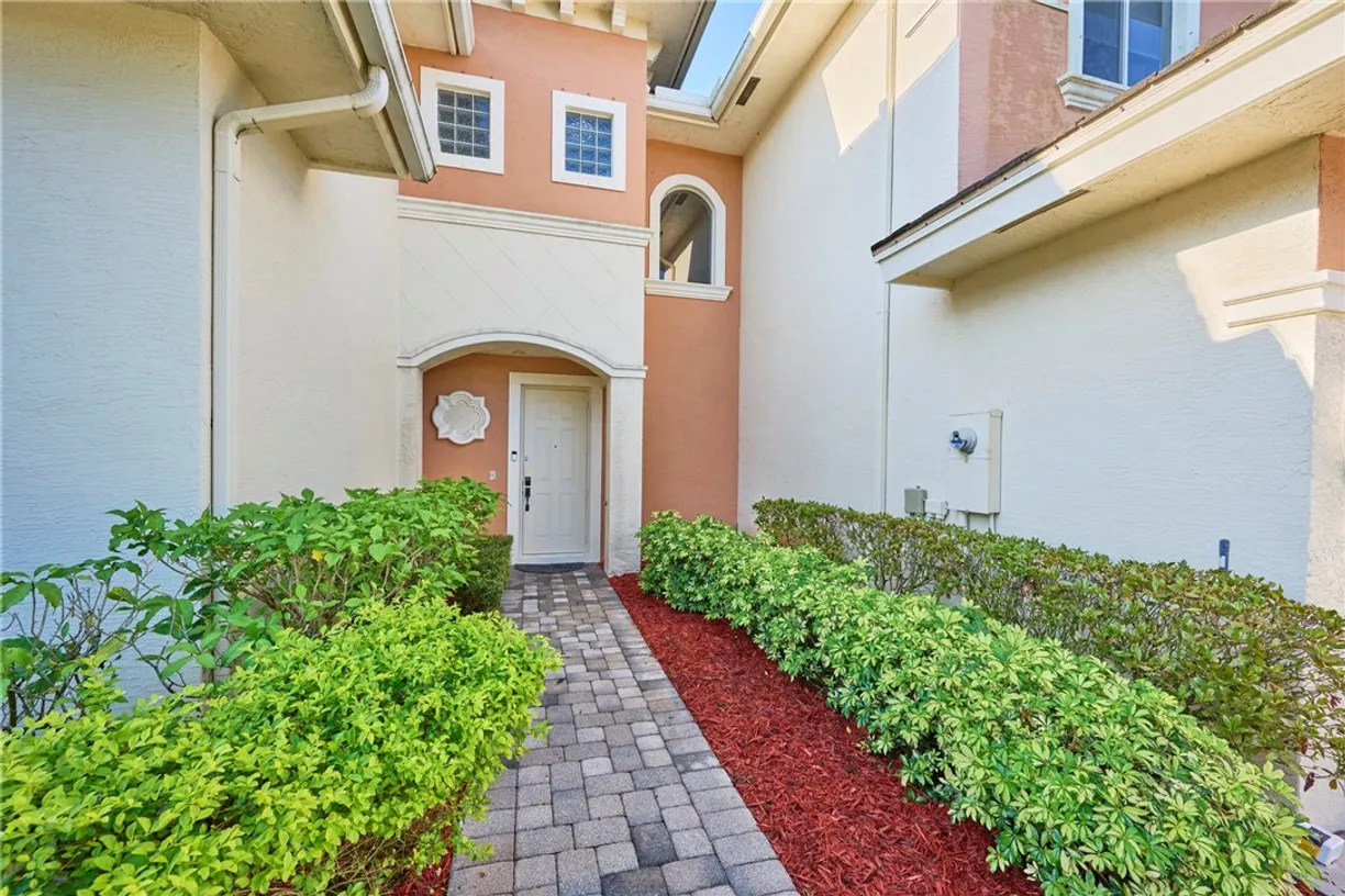 South Florida Real Estate | View 2475 Langrove | Listing