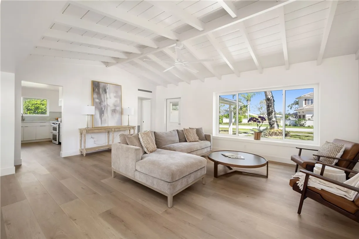 South Florida Real Estate | View 524 Live Oak | 3 Beds, 2 Baths