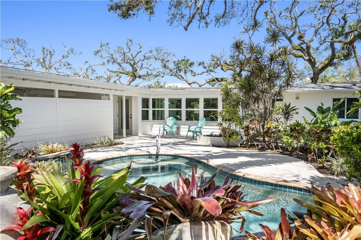 South Florida Real Estate | View 524 Live Oak | 3 Beds, 2 Baths