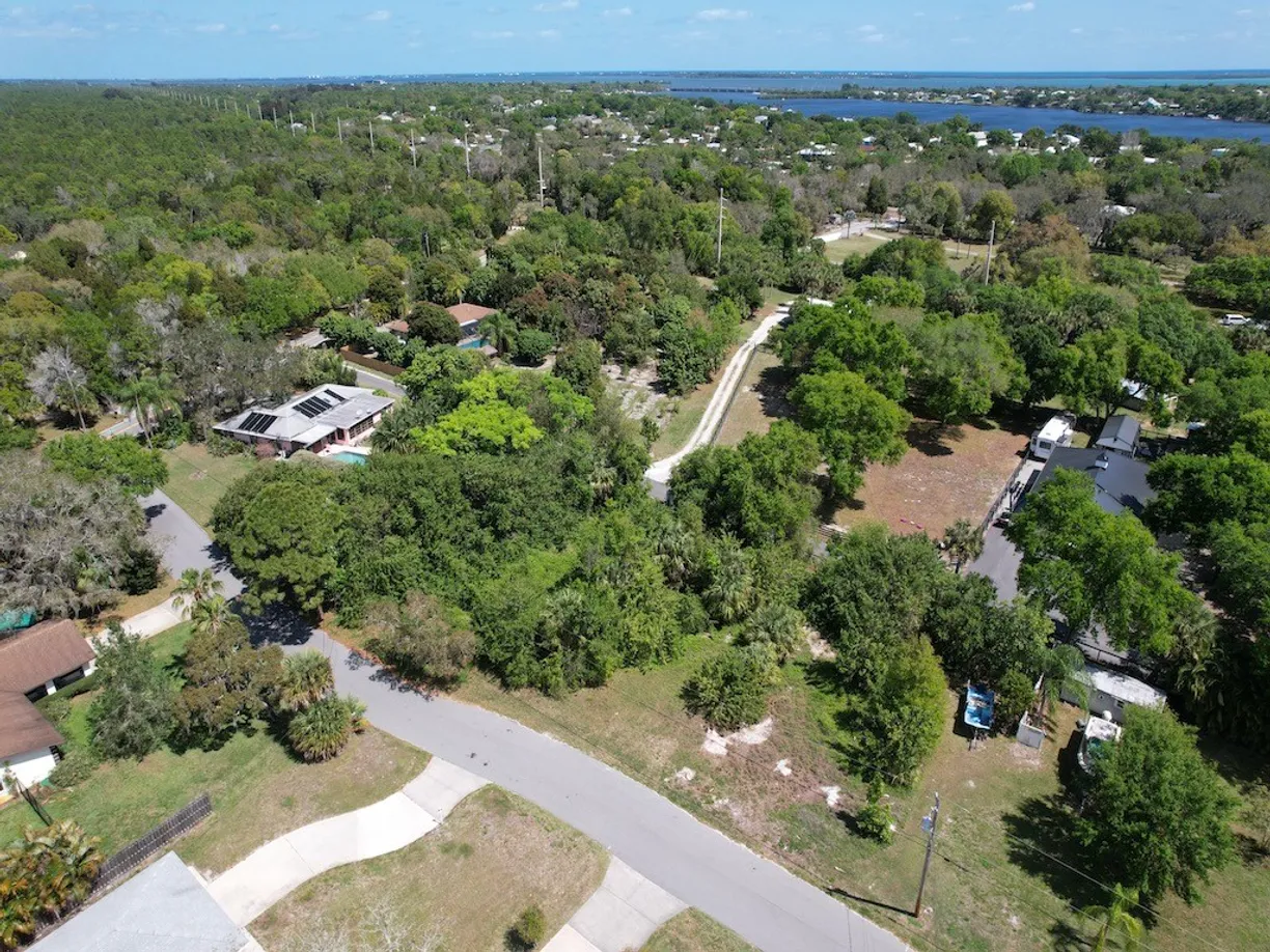 South Florida Real Estate | View 00 Oak Trail