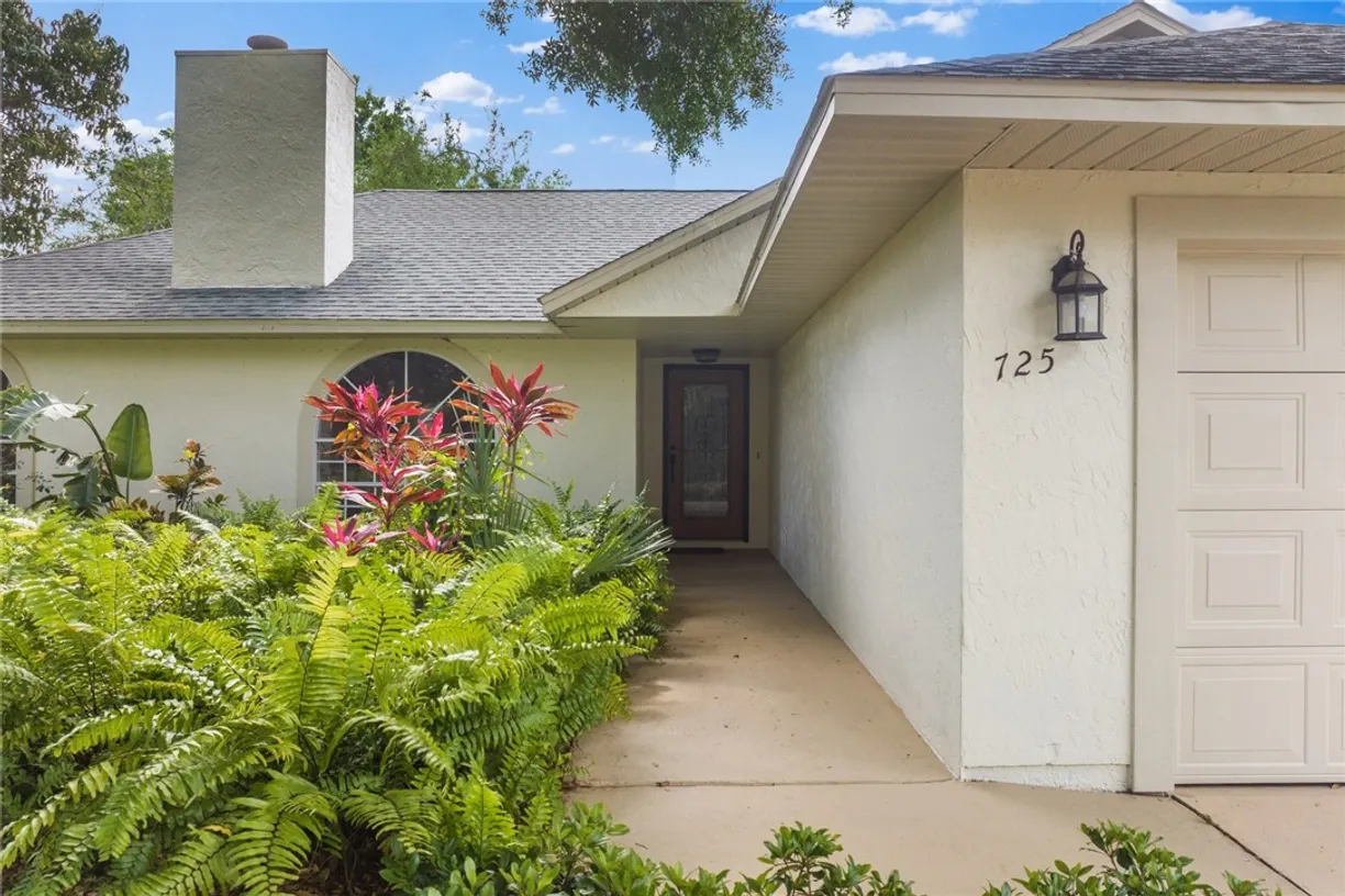 South Florida Real Estate | View 725 Wentworth | Listing