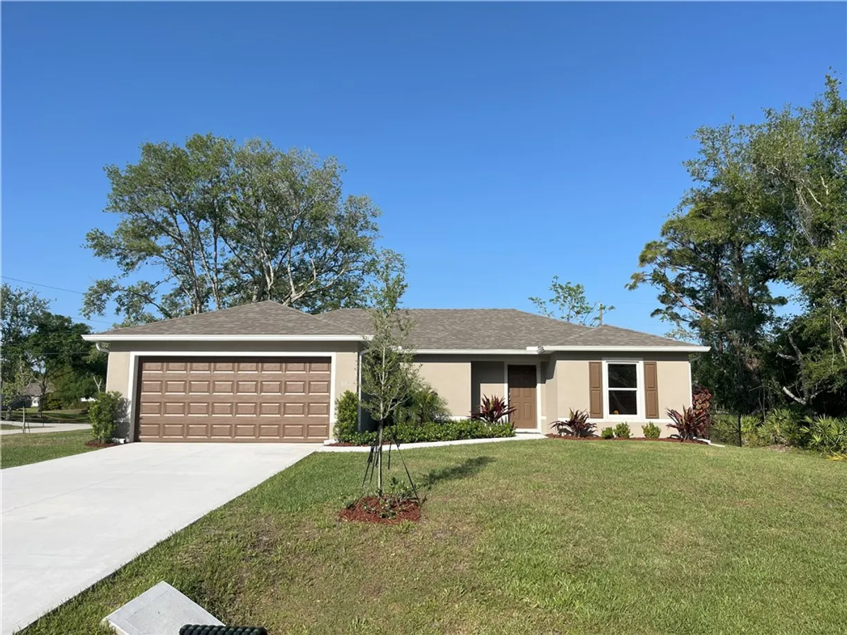 South Florida Real Estate | View 886 Roseland | 3 Beds, 2 Baths