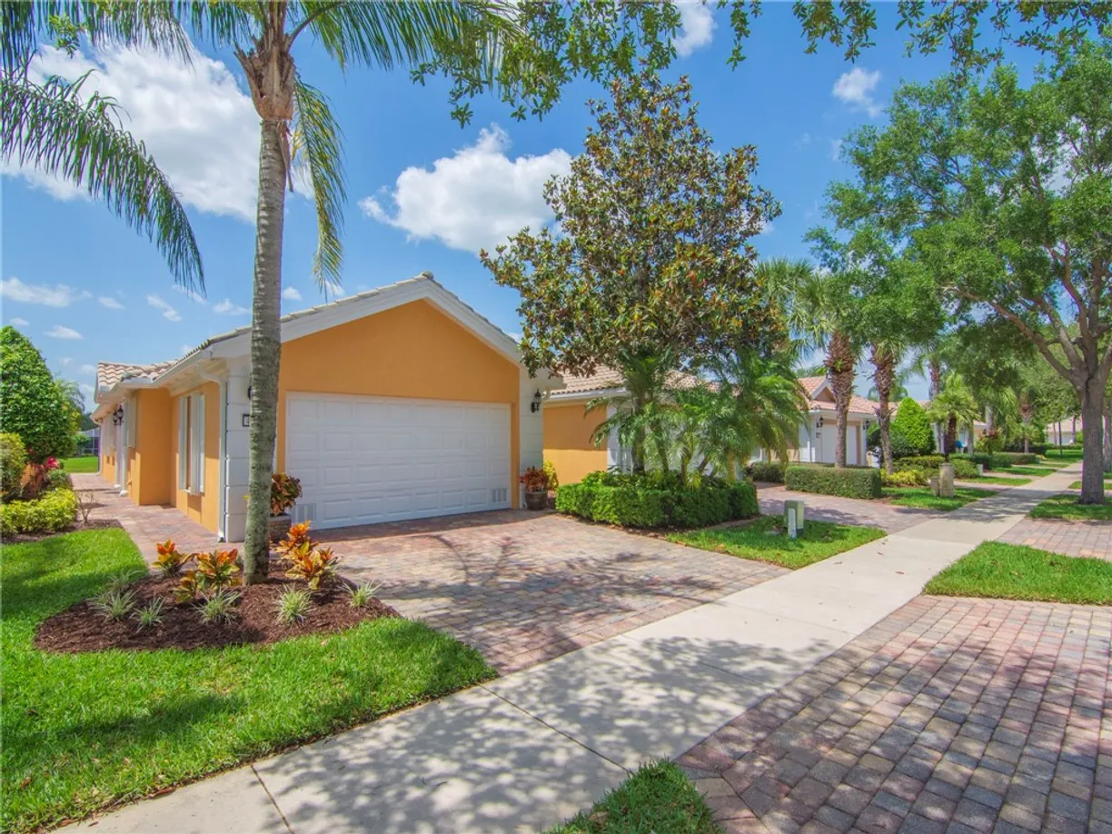 South Florida Real Estate | View 4944 Corsica | 2 Beds, 2 Baths