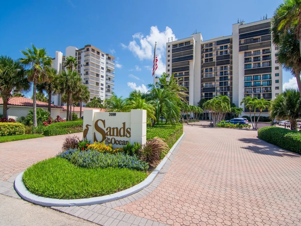 South Florida Real Estate | View 3100 N Highway A1a, PH-5D | 2 Beds, 2 Baths