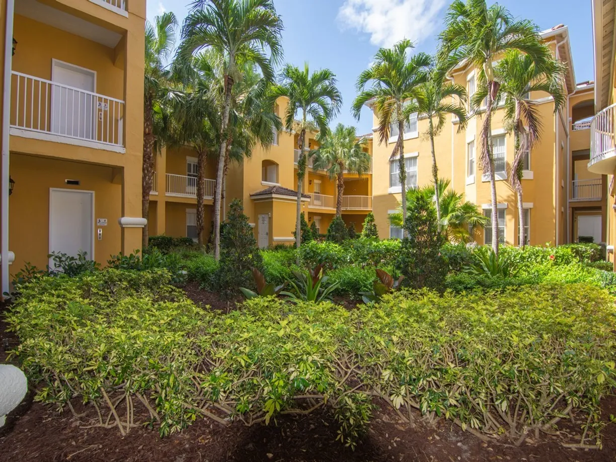 South Florida Real Estate | View 5045 Fairways, D101 | 3 Beds, 2 Baths