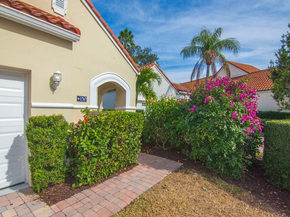 South Florida Real Estate | View 1767 Victoria | Listing