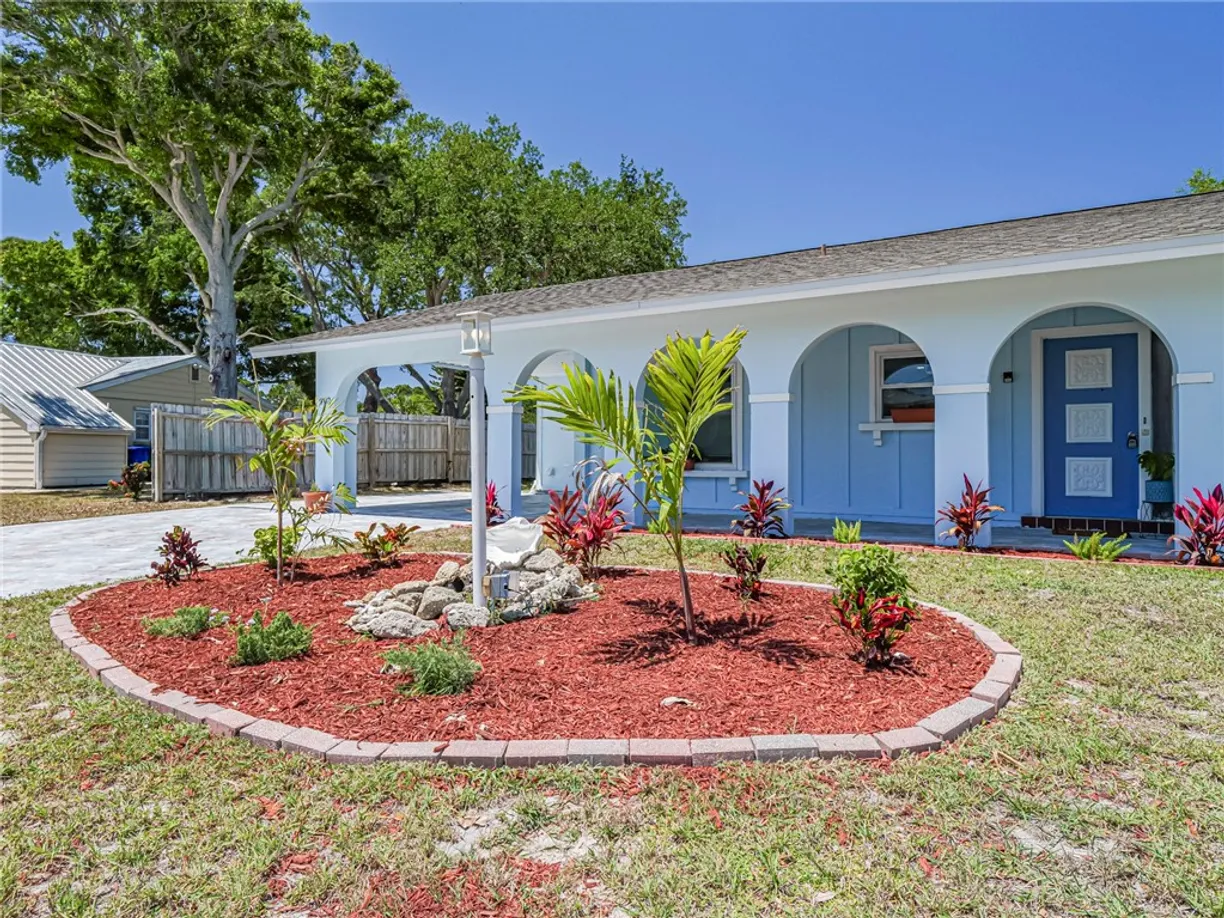 South Florida Real Estate | View 902 Canal | Listing
