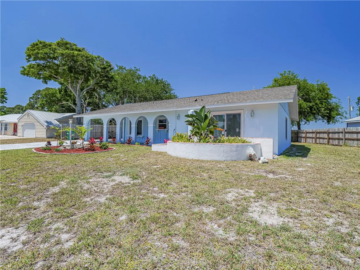 South Florida Real Estate | View 902 Canal | Listing