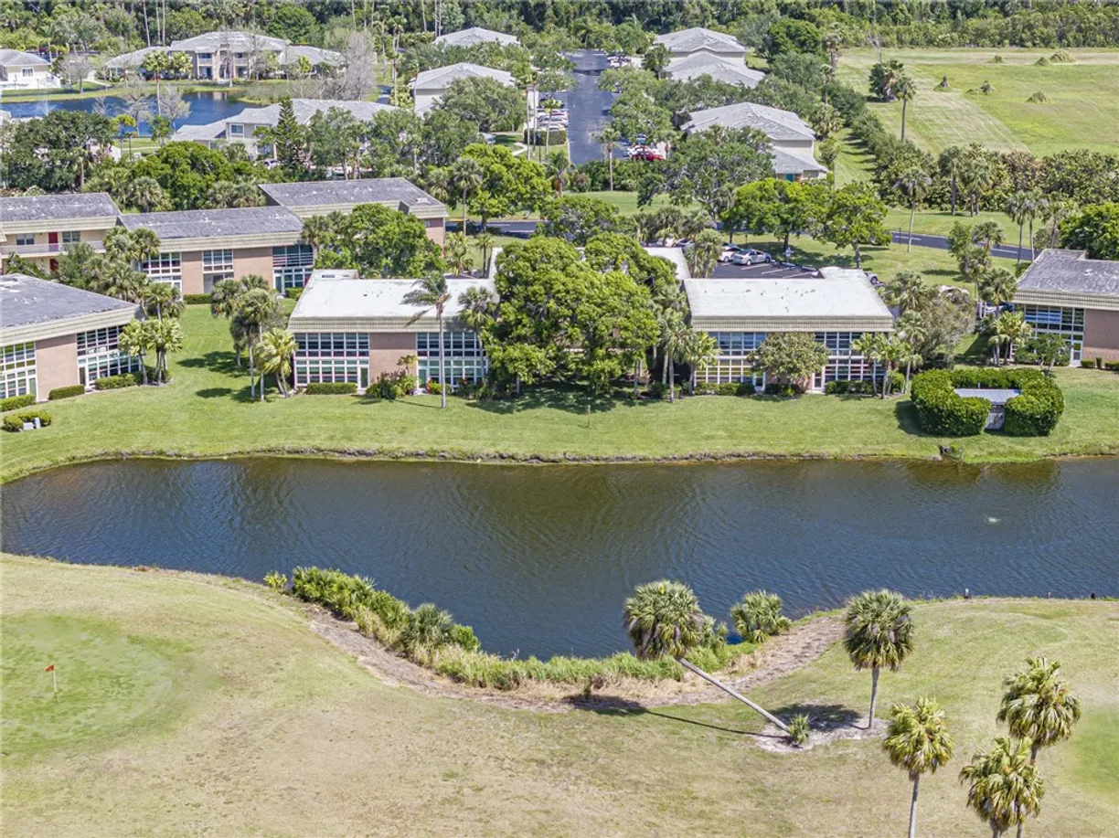 South Florida Real Estate | View 35 Vista Gardens, 205 | 1 Bed, 1 Bath