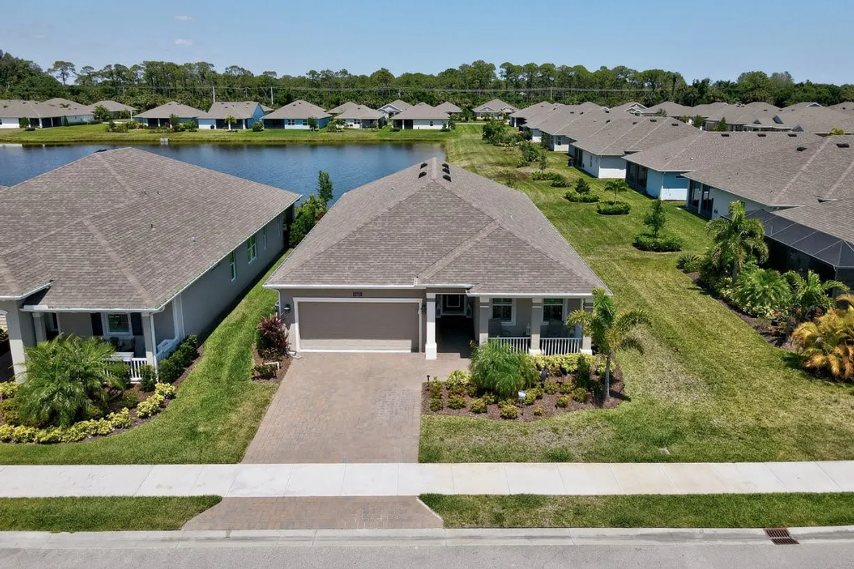 South Florida Real Estate | View 6020 Red Maple | 3 Beds, 2 Baths