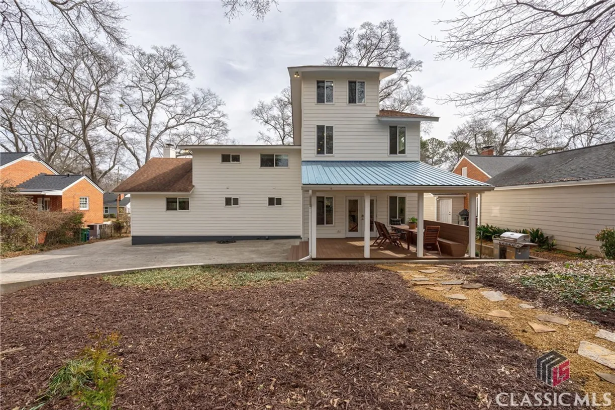 Athens, GA Real Estate | View 525 Holman Avenue | 5 Beds, 5 Baths